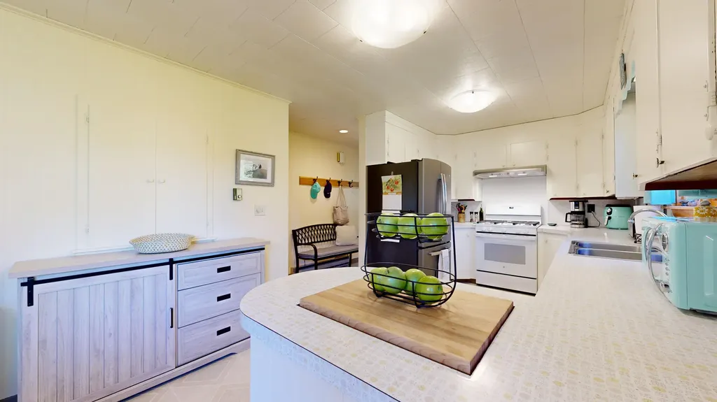 78 Fluker Street Thomaston ME 04861