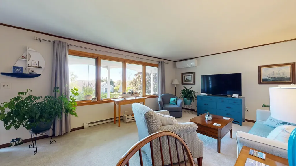 78 Fluker Street Thomaston ME 04861