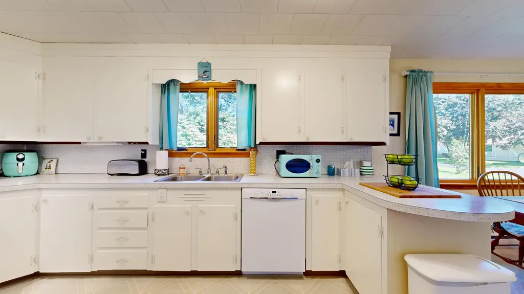 78 Fluker Street Thomaston ME 04861
