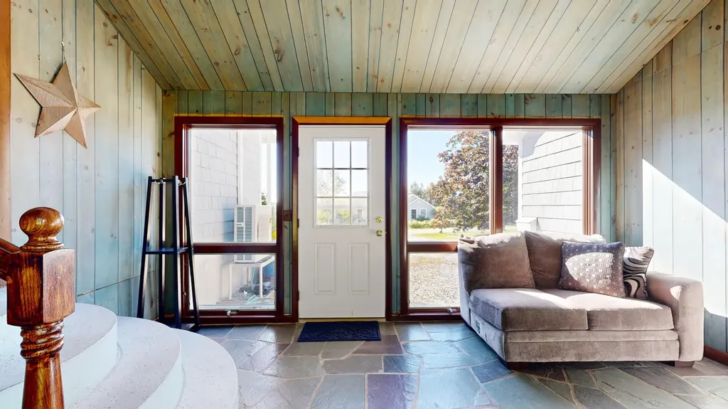 78 Fluker Street Thomaston ME 04861