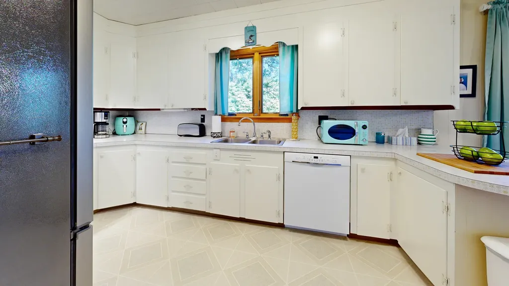 78 Fluker Street Thomaston ME 04861