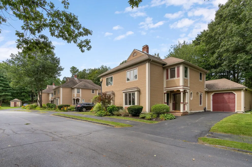 10 Stoneledge Drive Portland ME 04102