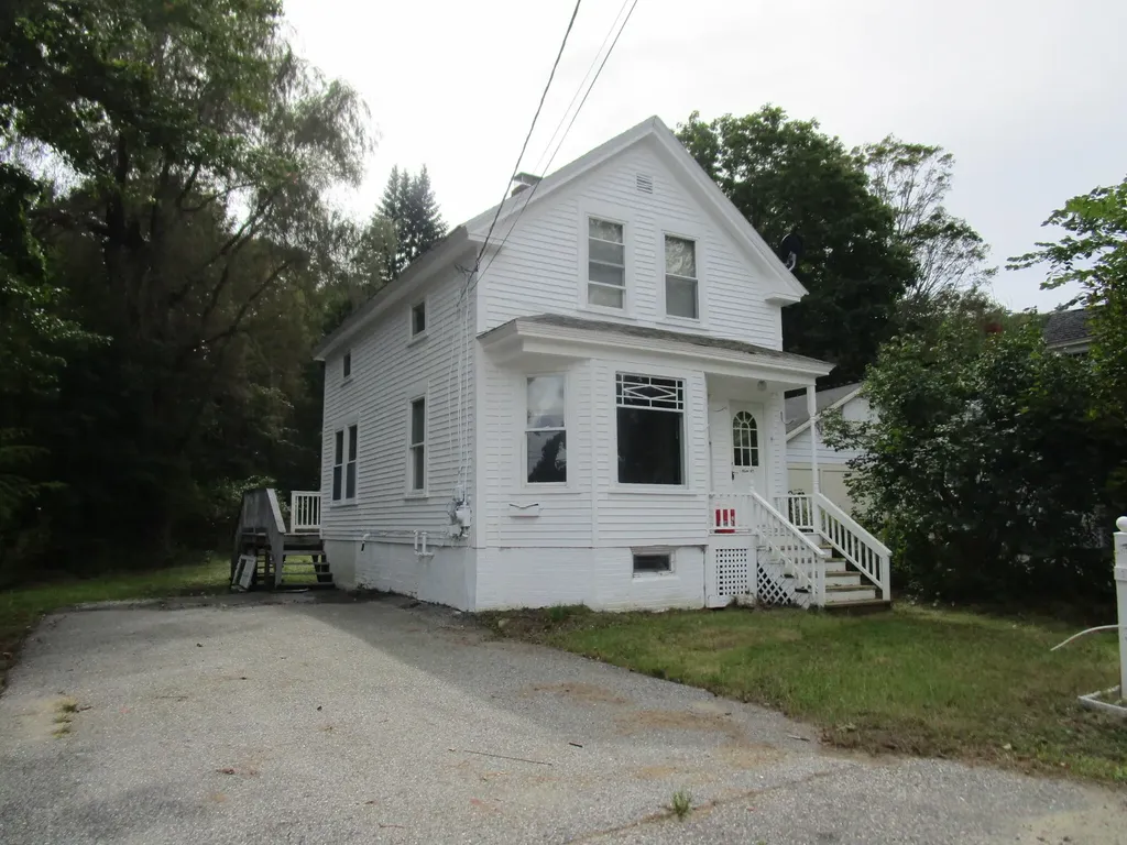 9 Elm Street Norway ME 04268