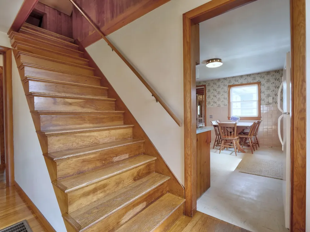 30 Fish Street Thomaston ME 04861