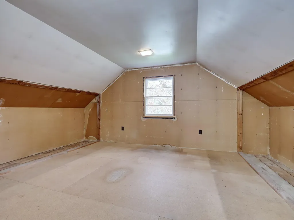 30 Fish Street Thomaston ME 04861