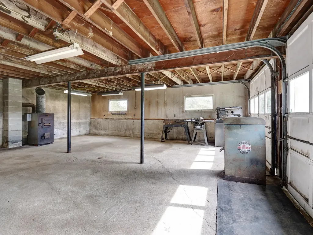 30 Fish Street Thomaston ME 04861