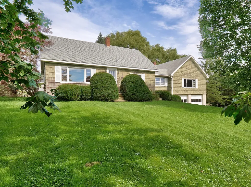 30 Fish Street Thomaston ME 04861