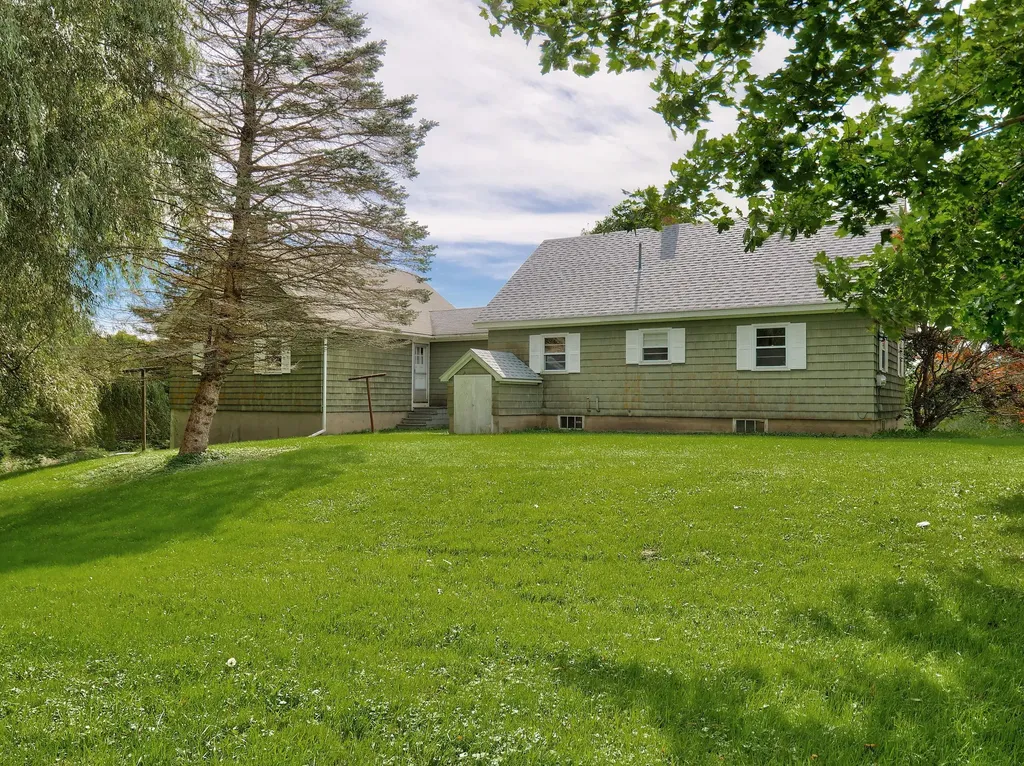 30 Fish Street Thomaston ME 04861