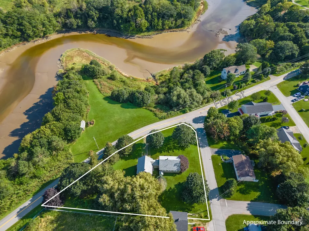 30 Fish Street Thomaston ME 04861