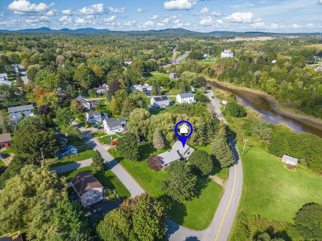 30 Fish Street Thomaston ME 04861