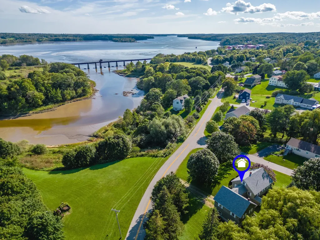30 Fish Street Thomaston ME 04861