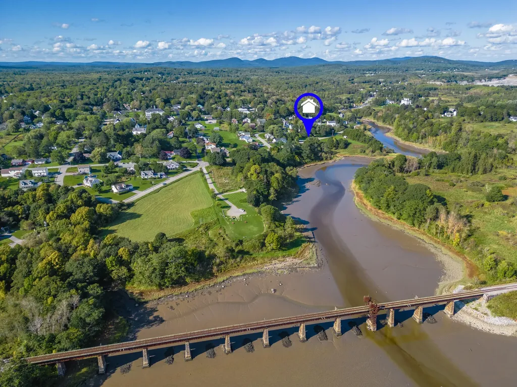 30 Fish Street Thomaston ME 04861
