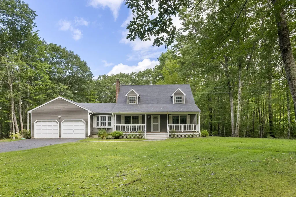 24 Sunwood Drive Buxton ME 04093