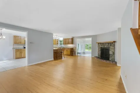 24 Sunwood Drive Buxton ME 04093