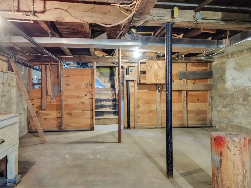 658 Leighton Road Augusta ME 04330