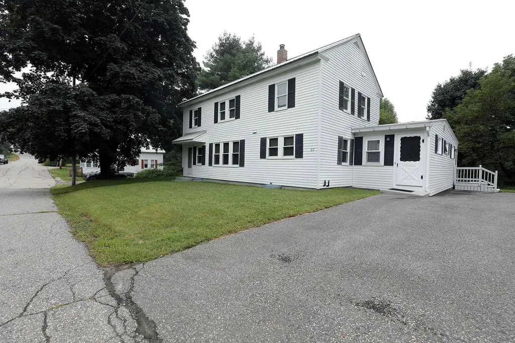 22 James Street Farmingdale ME 04344