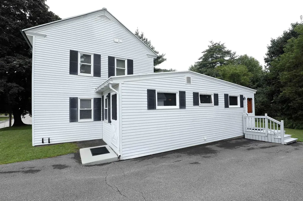 22 James Street Farmingdale ME 04344