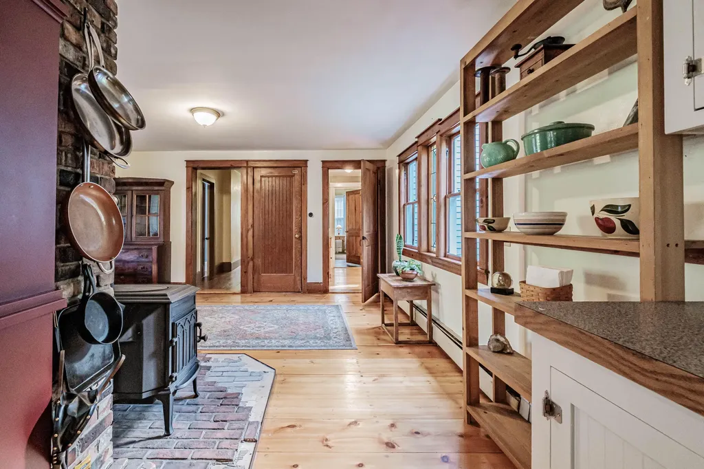 44 Carsley Road Harrison ME 04040