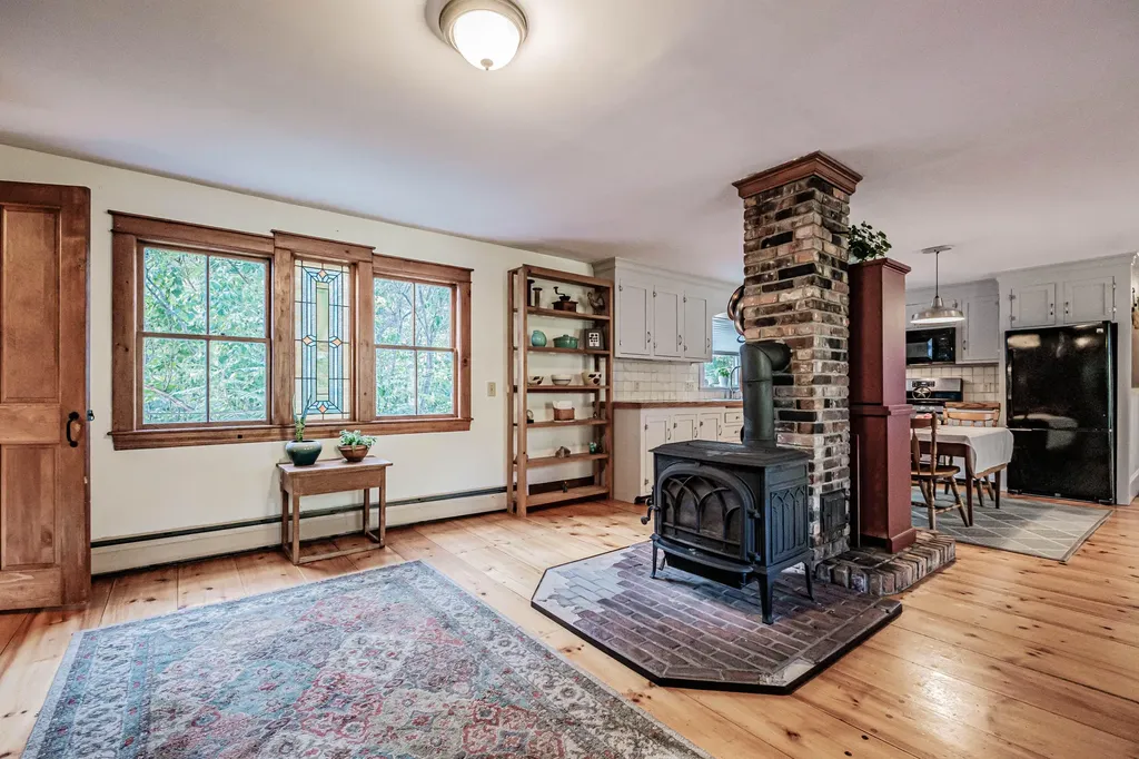 44 Carsley Road Harrison ME 04040