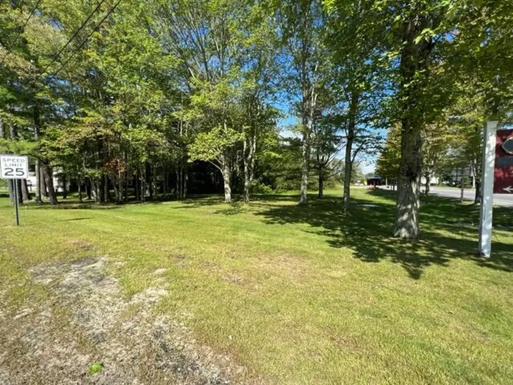 118 Main Street Topsham ME 04086