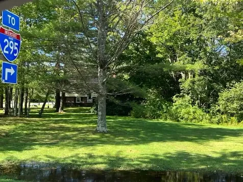 118 Main Street Topsham ME 04086