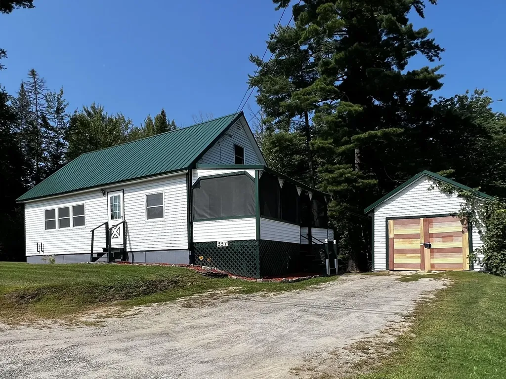 557 West Broadway Lincoln ME 04457