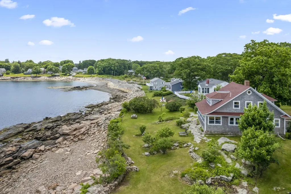 4 Hamlin Place York ME 03909
