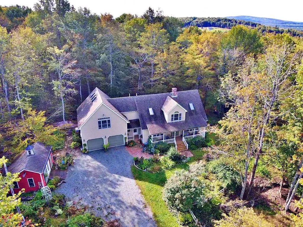 23 Skyline Drive Holden ME 04429