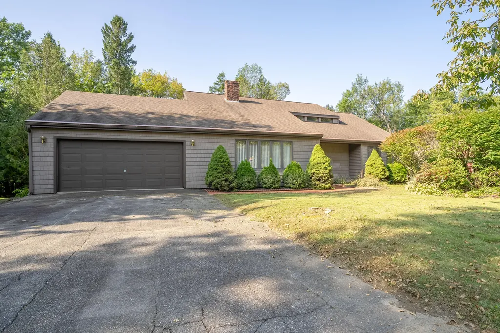 53 Packard Drive Bangor ME 04401
