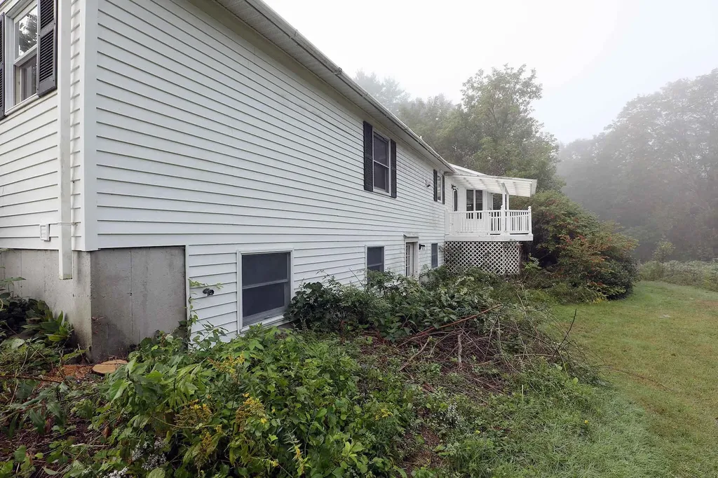 8 Erins Way Randolph ME 04346