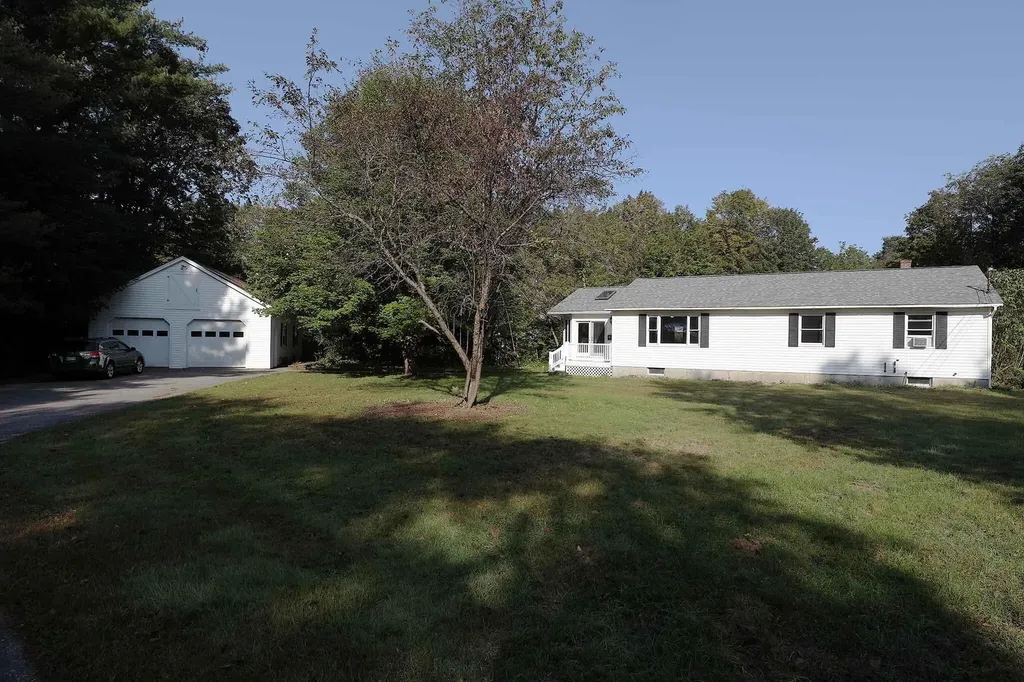 8 Erins Way Randolph ME 04346