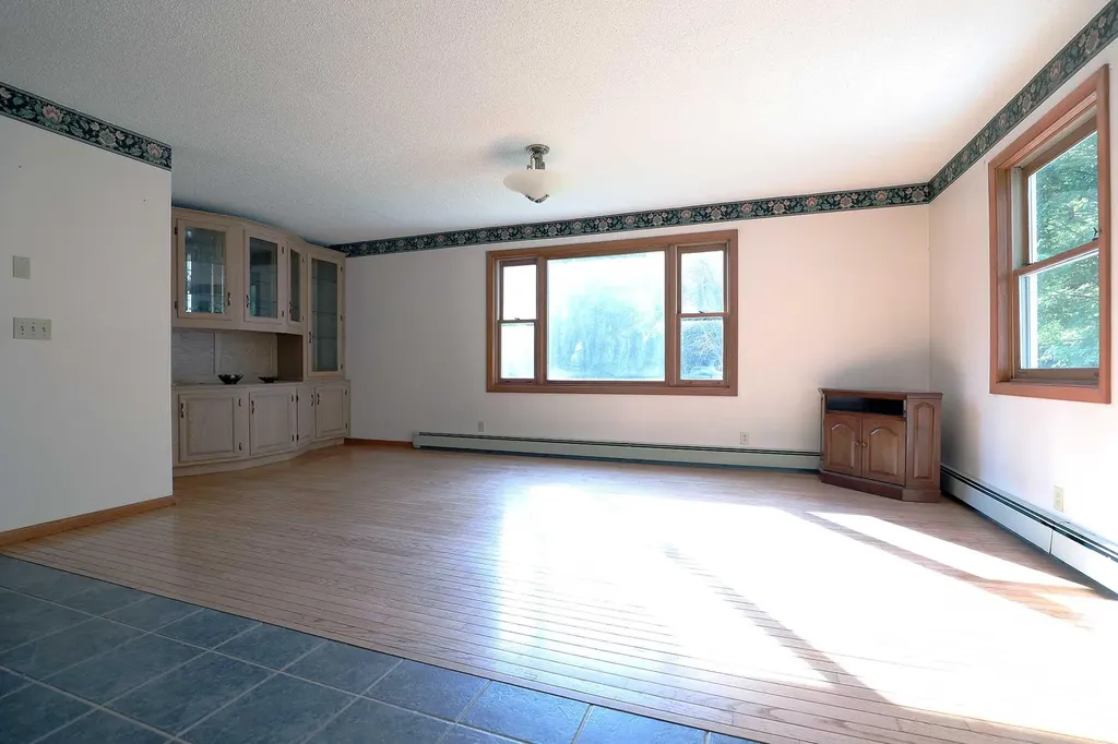 8 Erins Way Randolph ME 04346