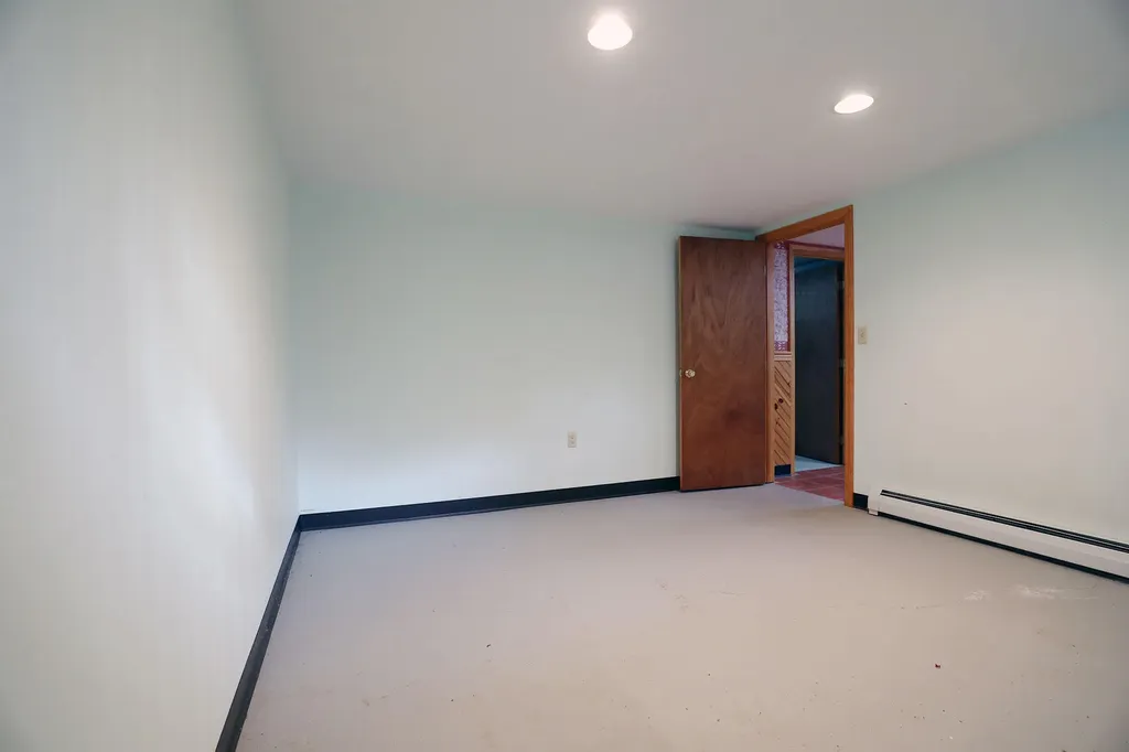 8 Erins Way Randolph ME 04346