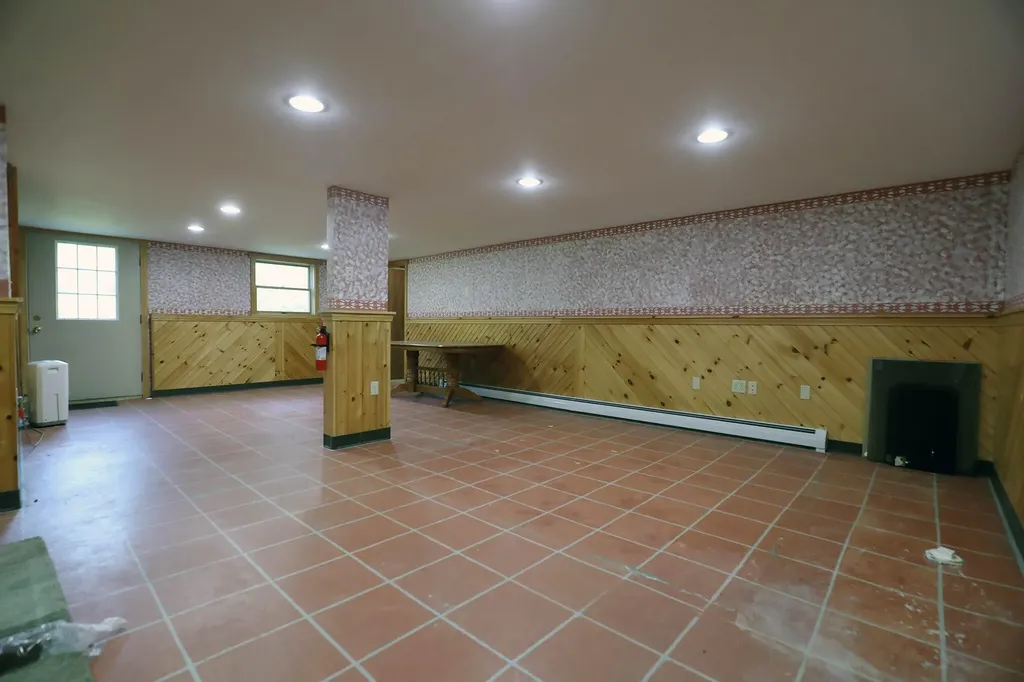 8 Erins Way Randolph ME 04346