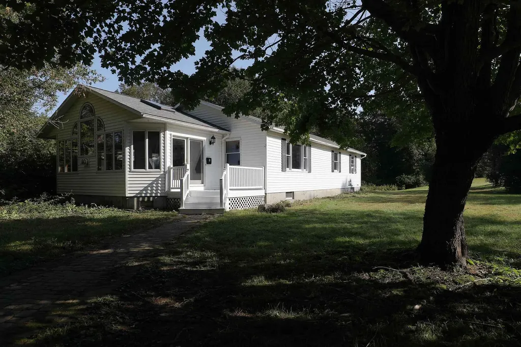 8 Erins Way Randolph ME 04346