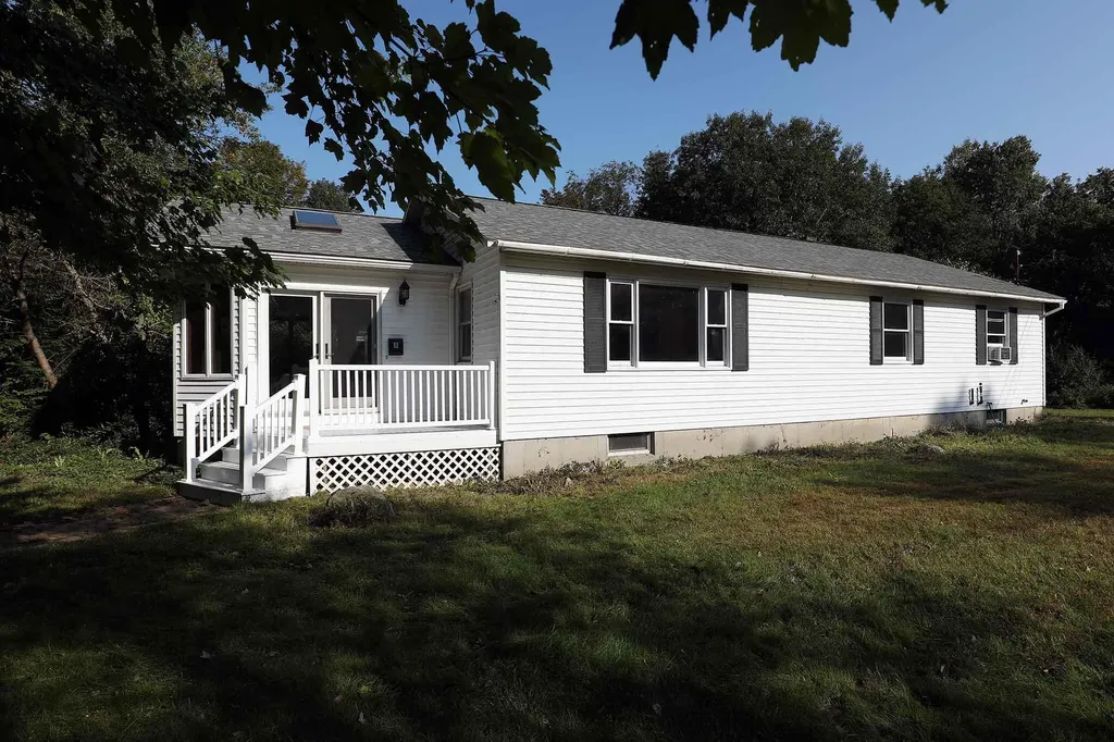 8 Erins Way Randolph ME 04346