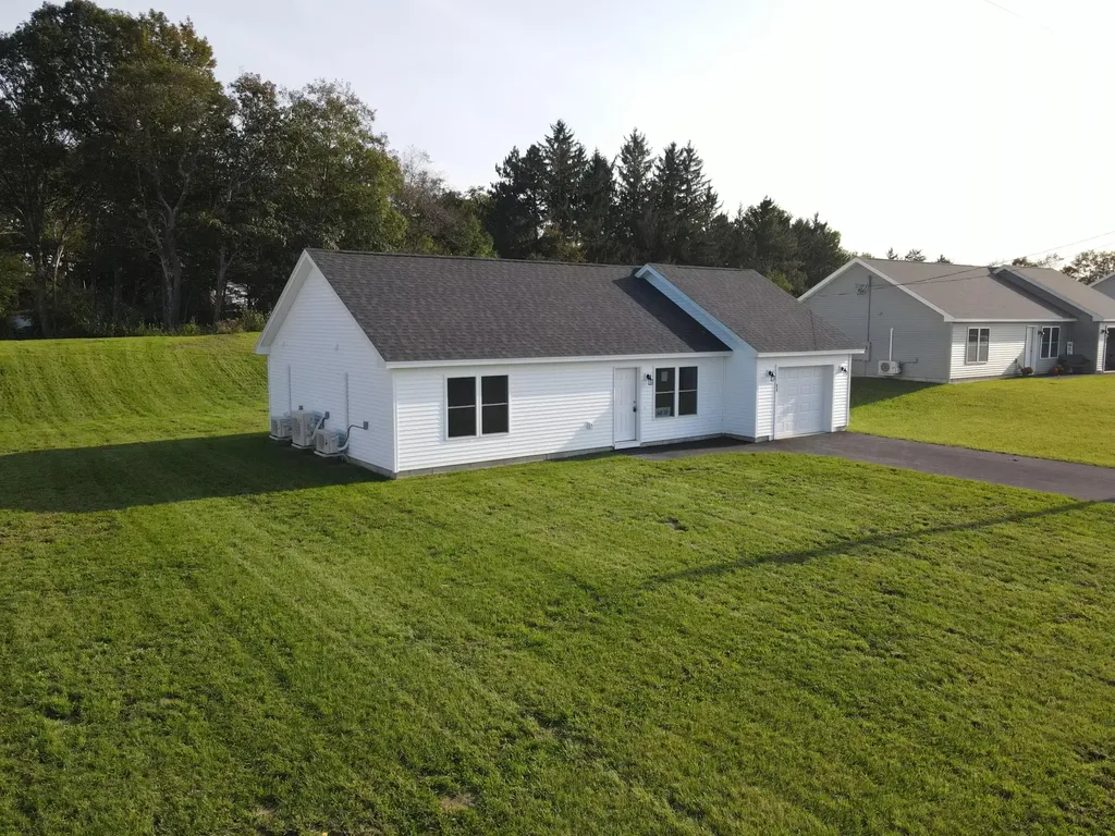 41 Stearns Farm Road Hampden ME 04444