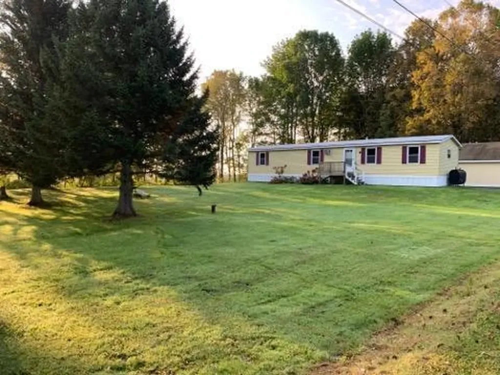 18 Elijah Lane Gardiner ME 04345