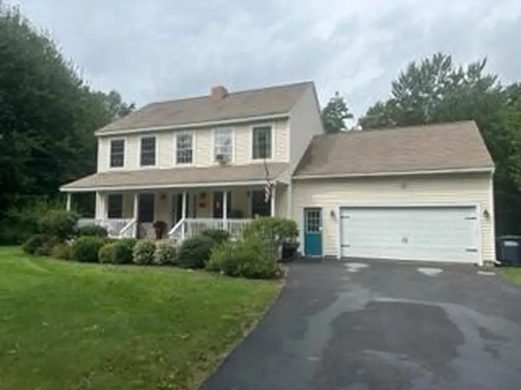 28 Cheechako Road Buxton ME 04093