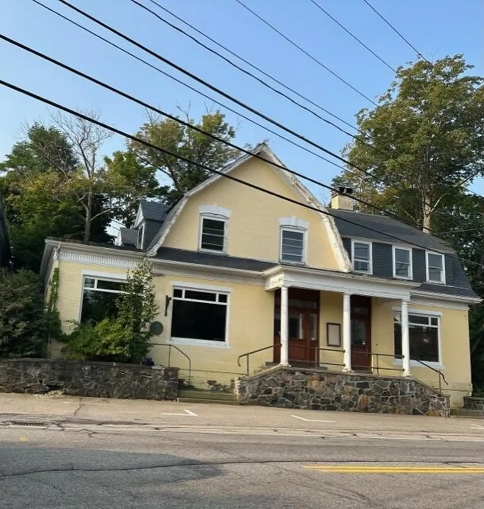 207 York Street York ME 03909