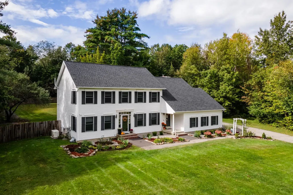 54 Trillium Trail Bangor ME 04401