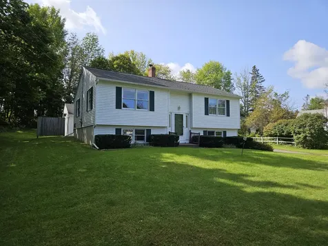 17 Cottage Street Hampden ME 04444