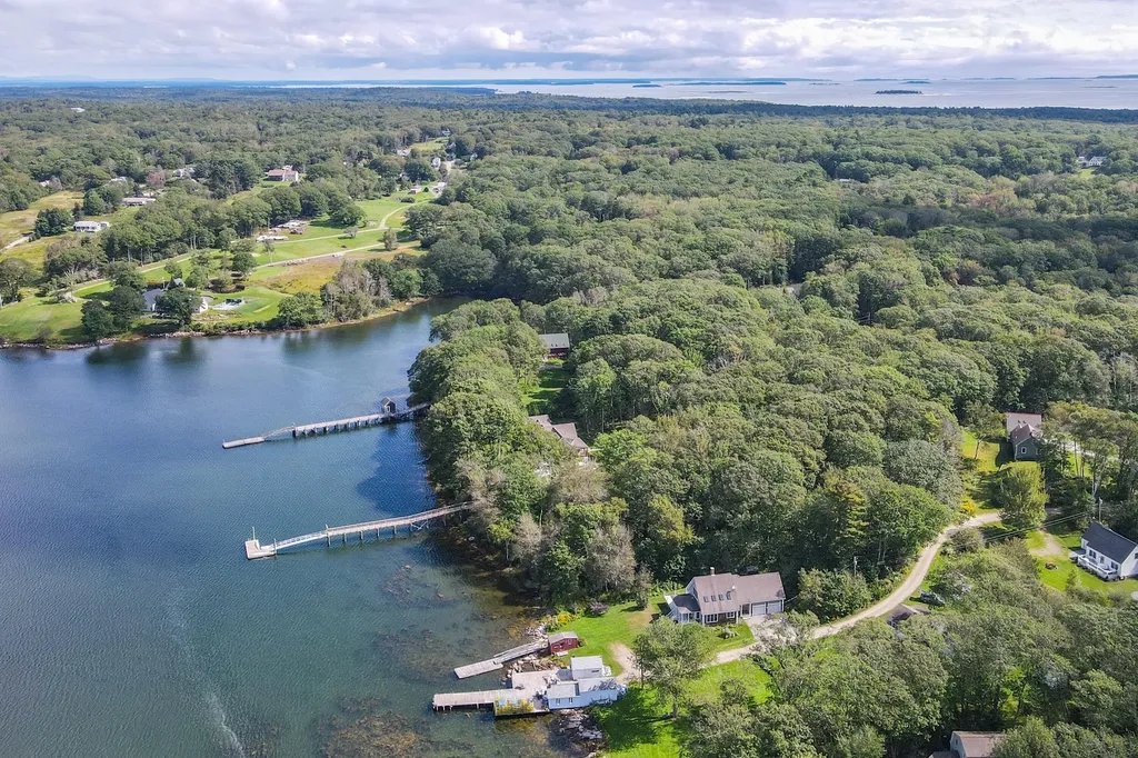 59 Shore Road Bristol ME 04554