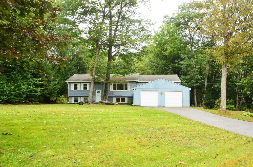 17 Pamela Drive Winthrop ME 04364