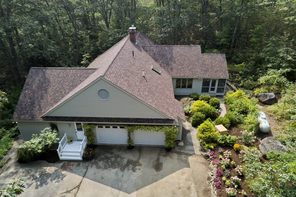 8 White Tail Drive Rockport ME 04856