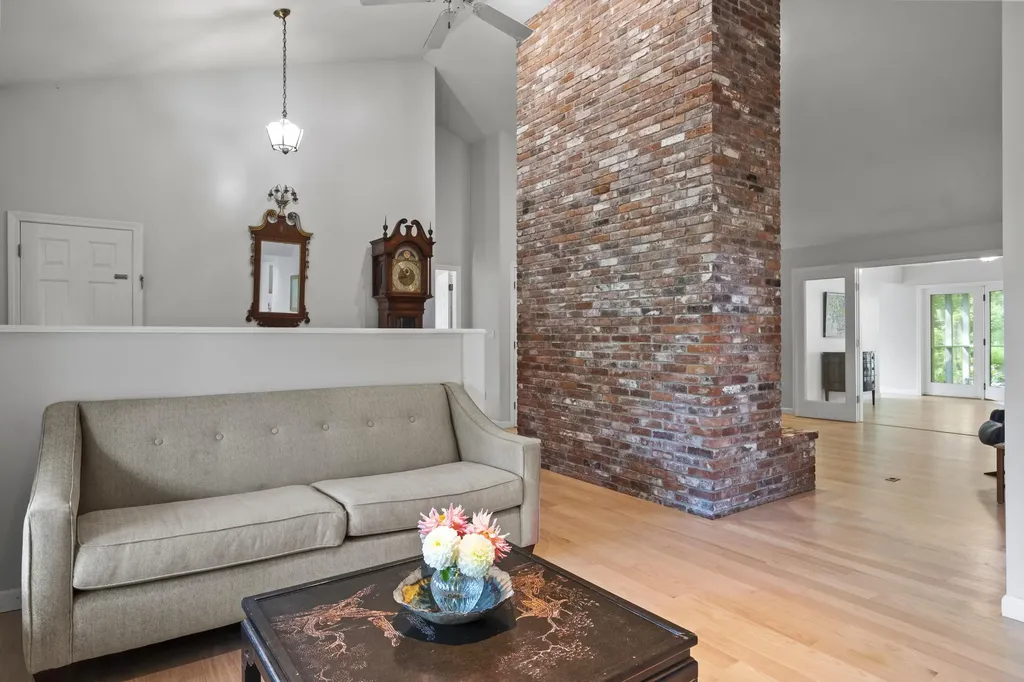 8 White Tail Drive Rockport ME 04856