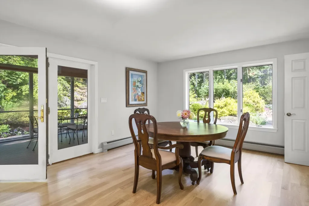 8 White Tail Drive Rockport ME 04856