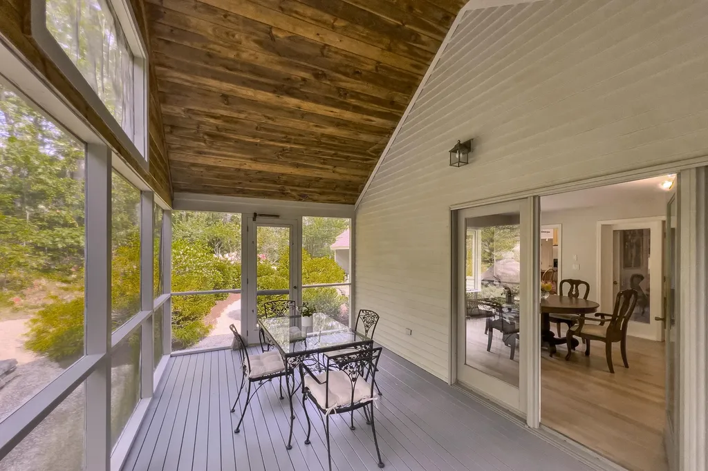 8 White Tail Drive Rockport ME 04856