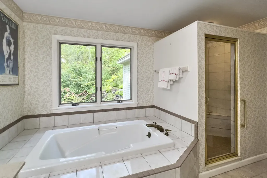 8 White Tail Drive Rockport ME 04856