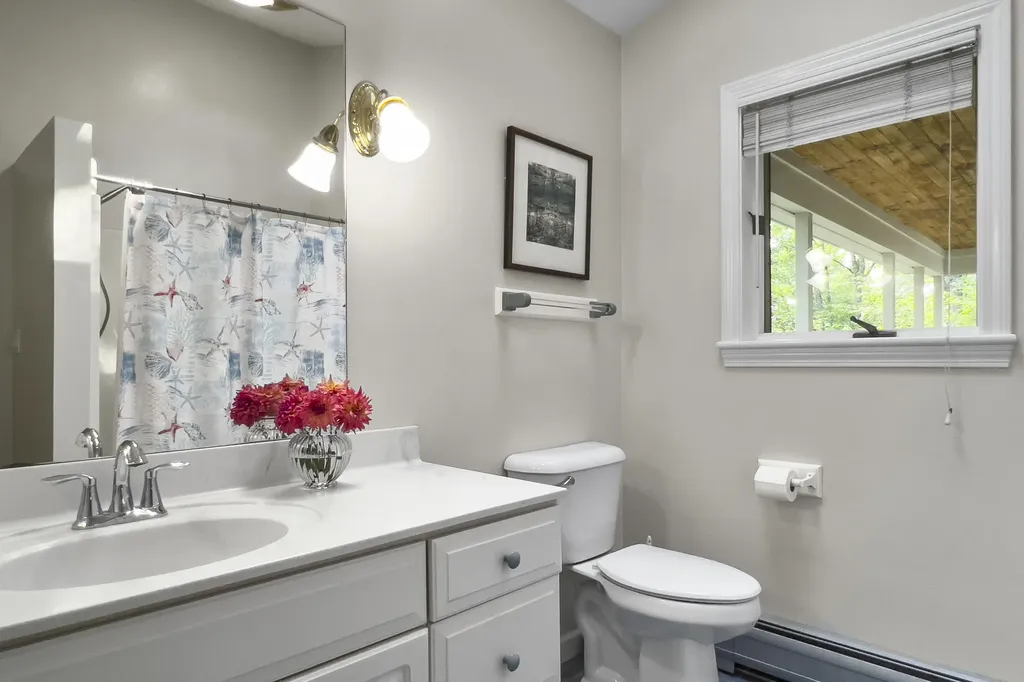 8 White Tail Drive Rockport ME 04856